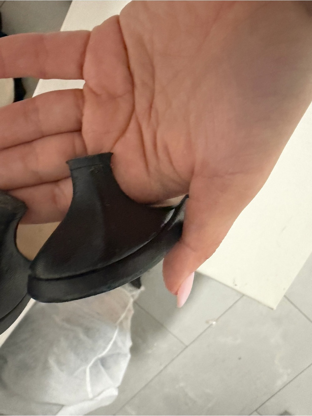 TOTEME Thong Sandals - Picture 7 of 7